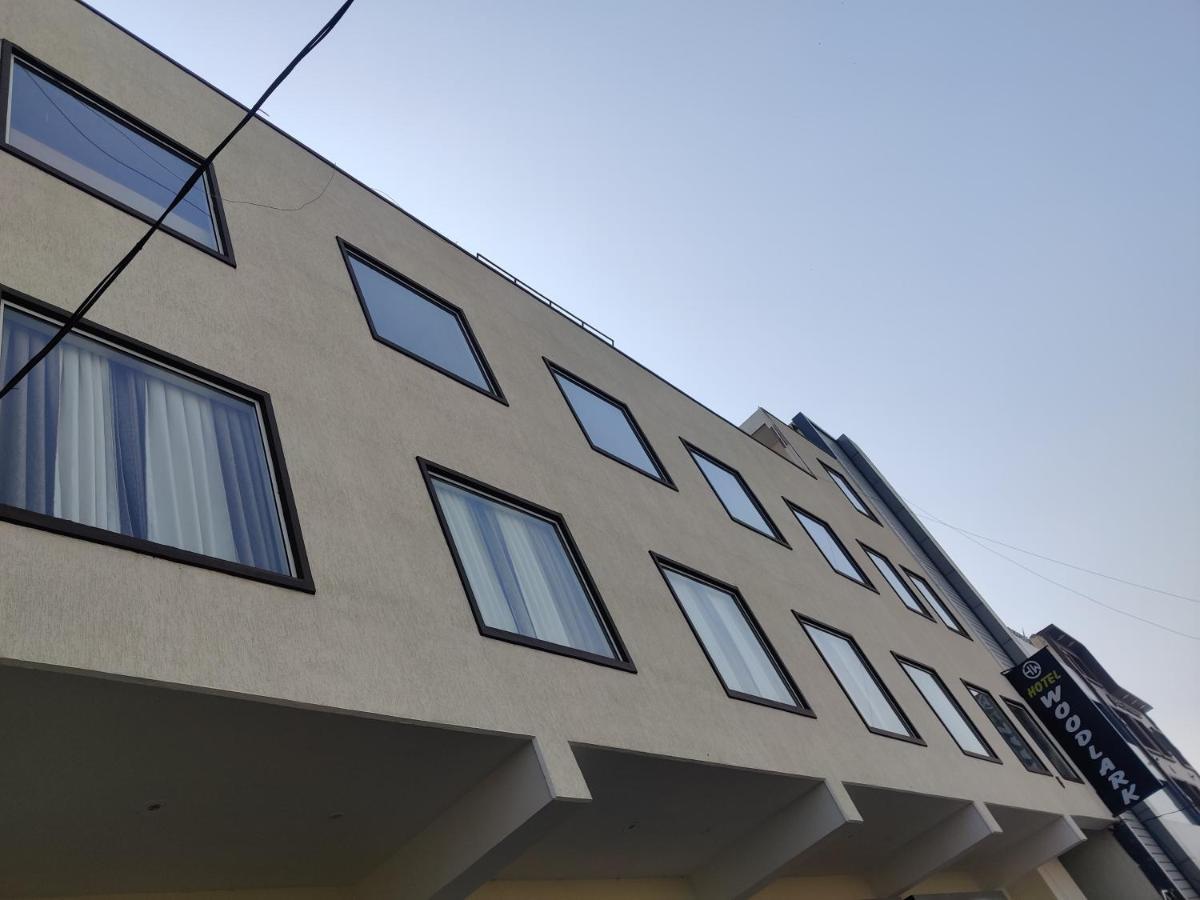 Hotel Woodlark Zirakpur - A Peaceful Stay Ngoại thất bức ảnh