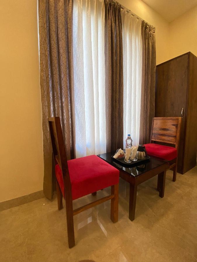 Hotel Woodlark Zirakpur - A Peaceful Stay Ngoại thất bức ảnh