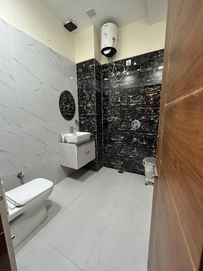 Hotel Woodlark Zirakpur - A Peaceful Stay Ngoại thất bức ảnh